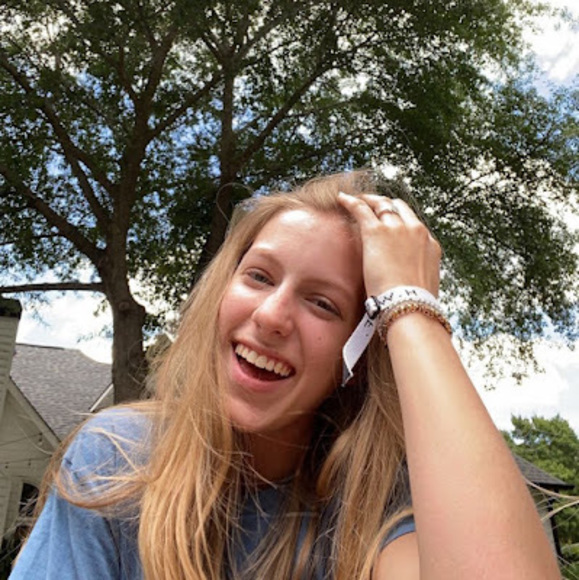 Meet your Posher, Makenna - Picture 1 of 1